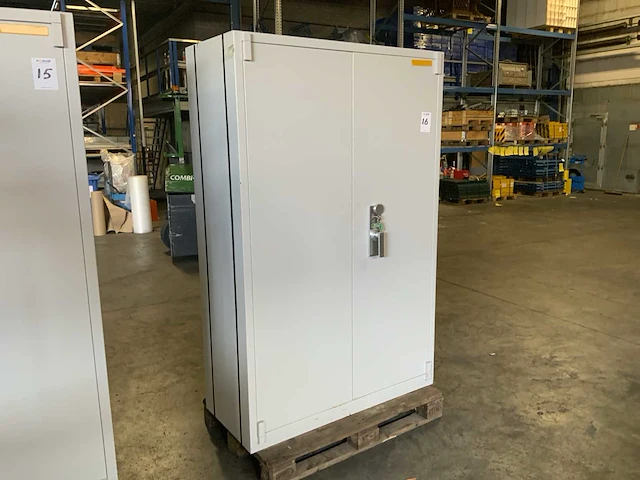 De raat brandwerende kast - afbeelding 2 van  3