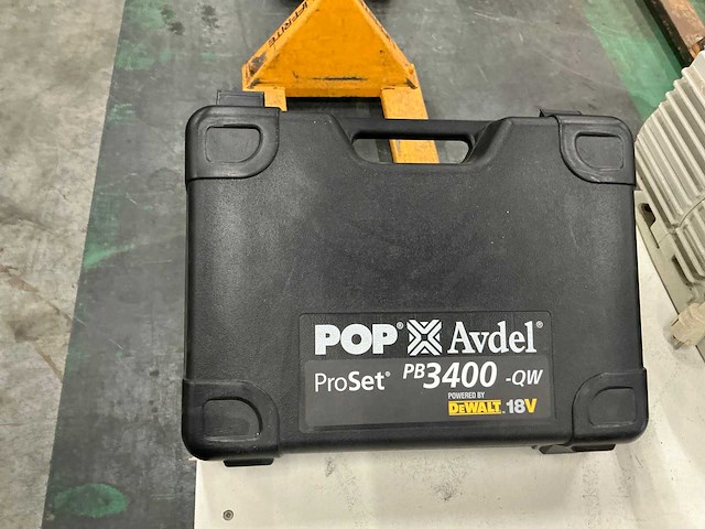 De walt accu's en laders (4x) - afbeelding 6 van  6