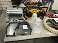 De walt bouwradio en diversen - afbeelding 1 van  5