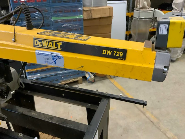 De walt dw 729 type 2 radiaalafkortzaagmachine - afbeelding 4 van  7