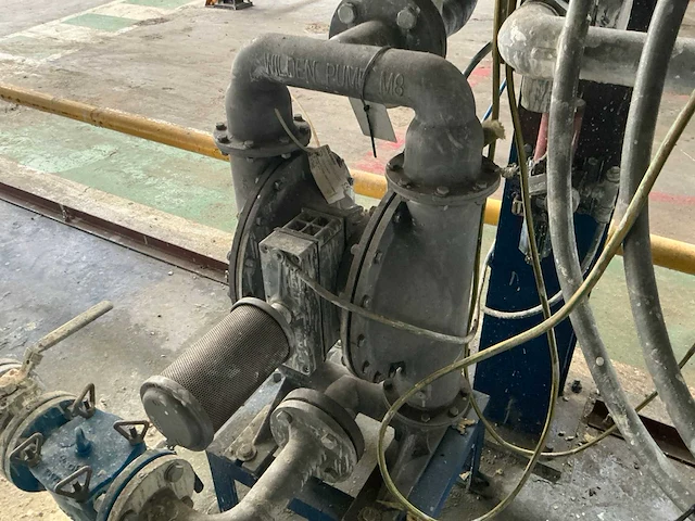 De wilden xps 800 pneumatische membraan pomp - afbeelding 1 van  10