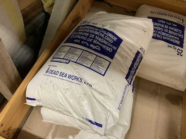 Dead sea works magnesium chloride 25kg (3x) - afbeelding 1 van  3