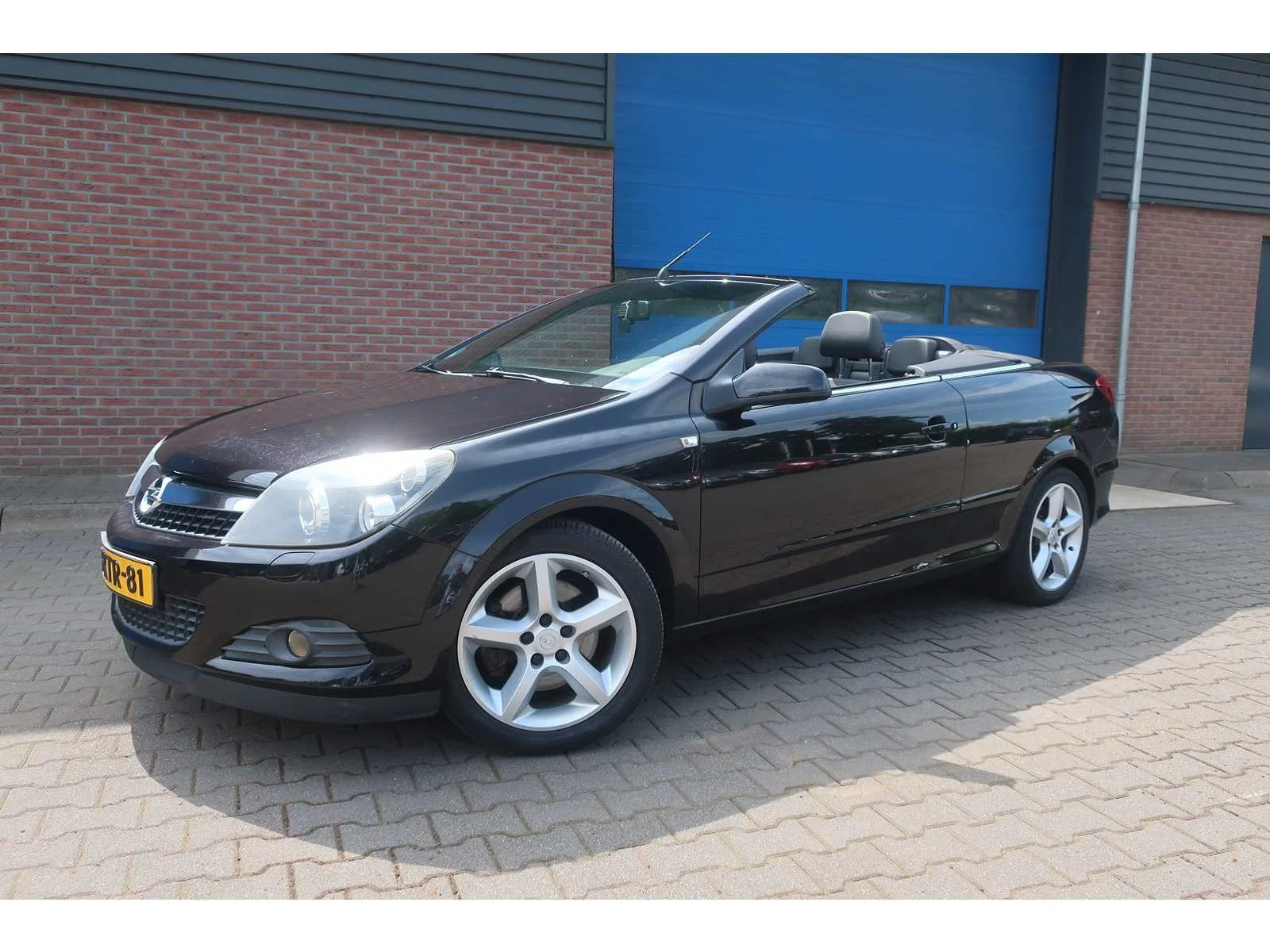 Dealeroccasions - personen- en bedrijfswagens in wekerom