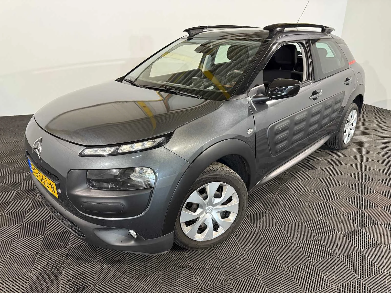 Dealeroccasions - personen- en bedrijfswagens in wekerom