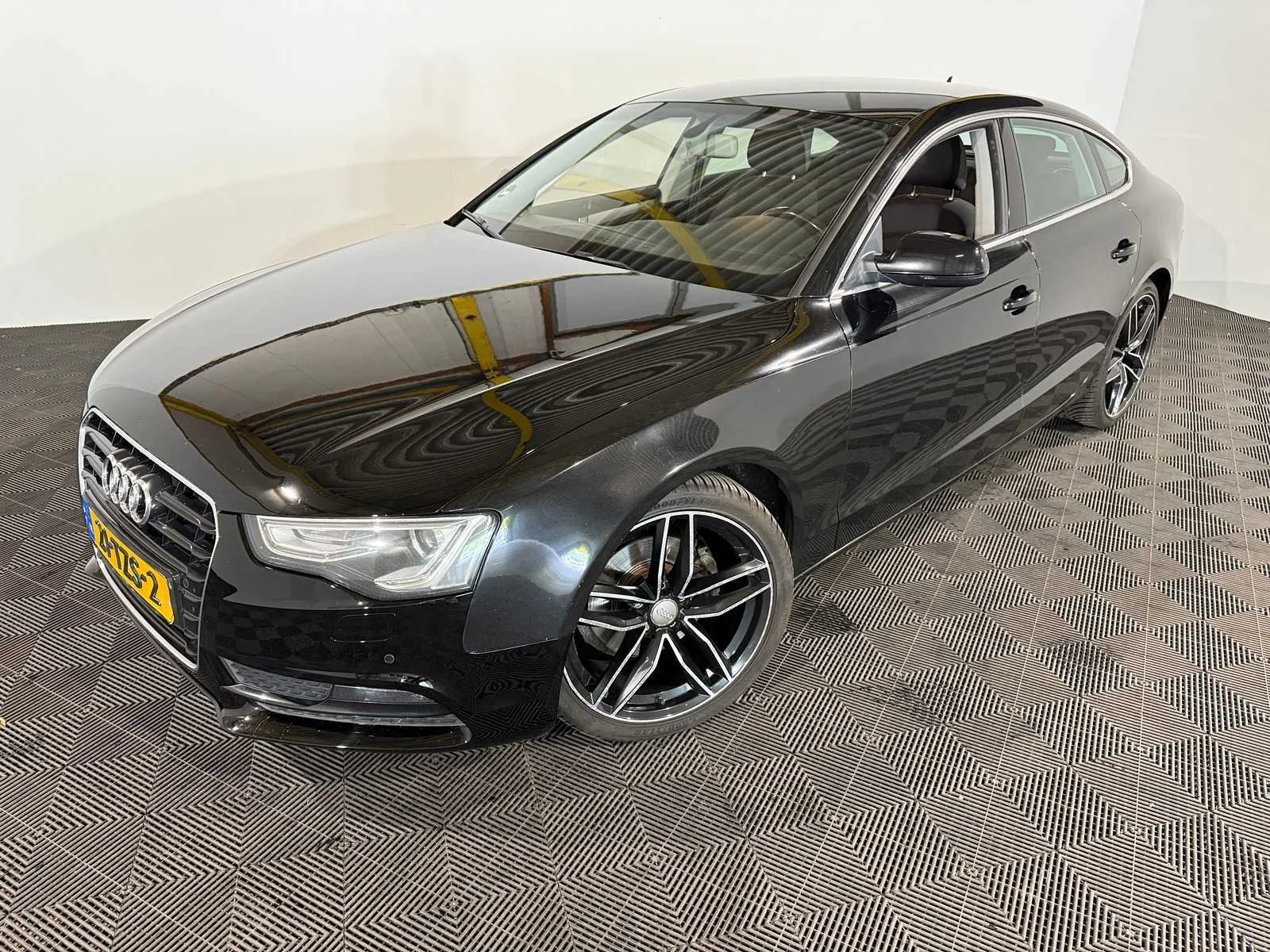 Dealeroccasions - personen- en bedrijfswagens in wekerom