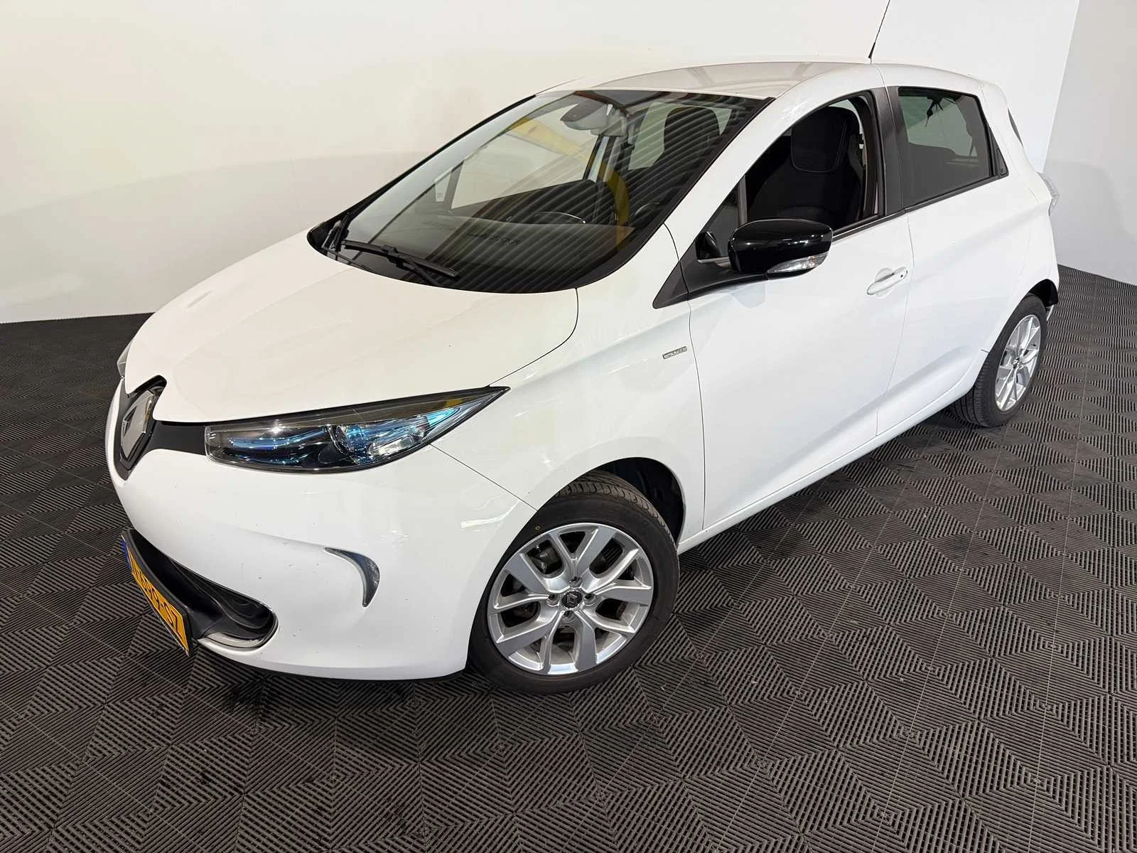 Dealeroccasions - personen- en bedrijfswagens in wekerom