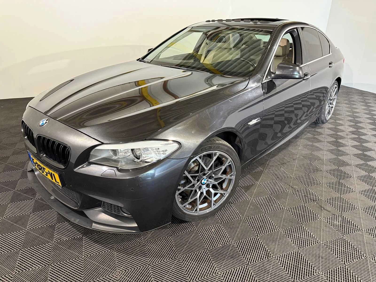 Dealeroccasions - personen- en bedrijfswagens in wekerom