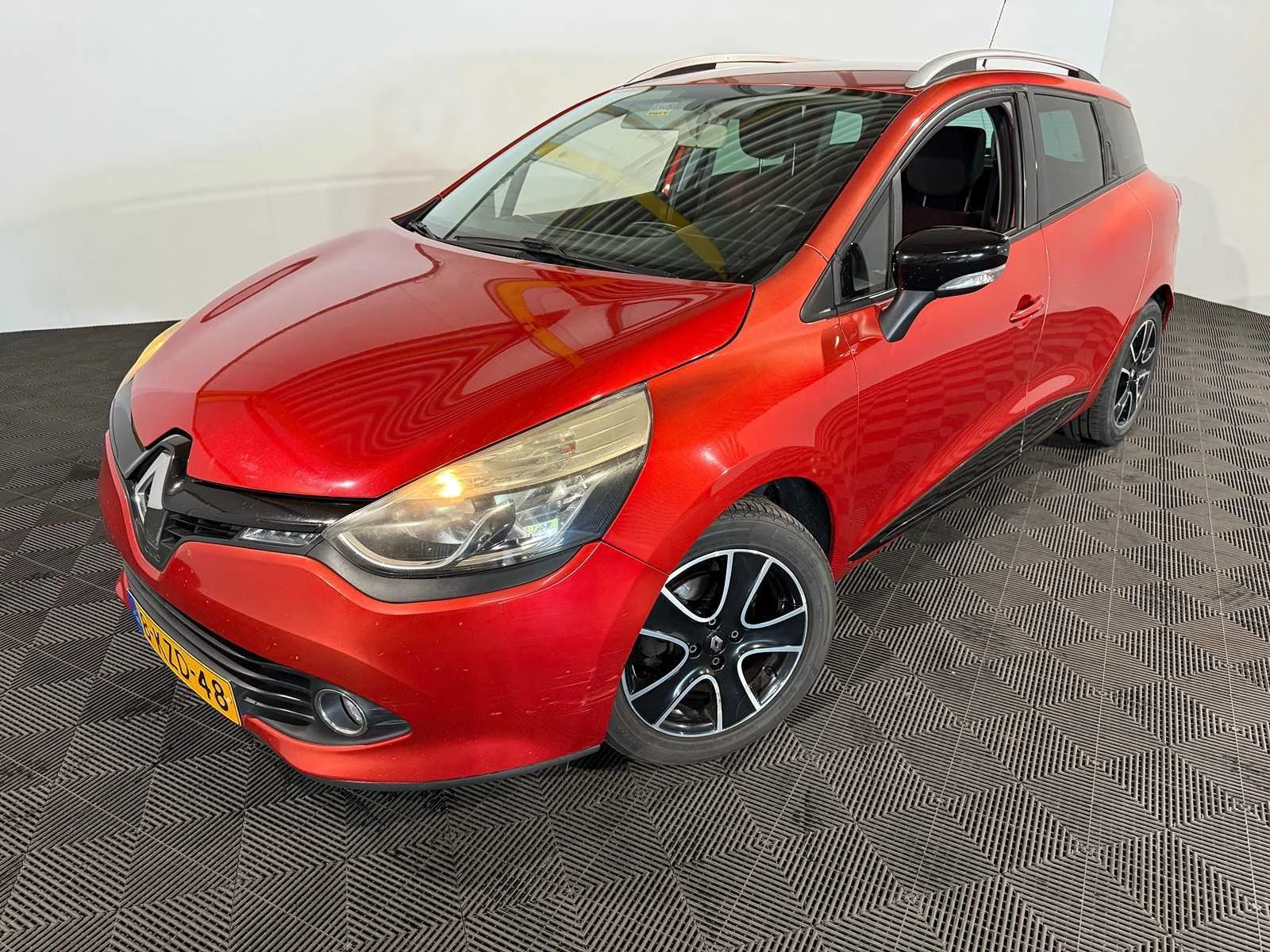 Dealeroccasions - personen- en bedrijfswagens in wekerom