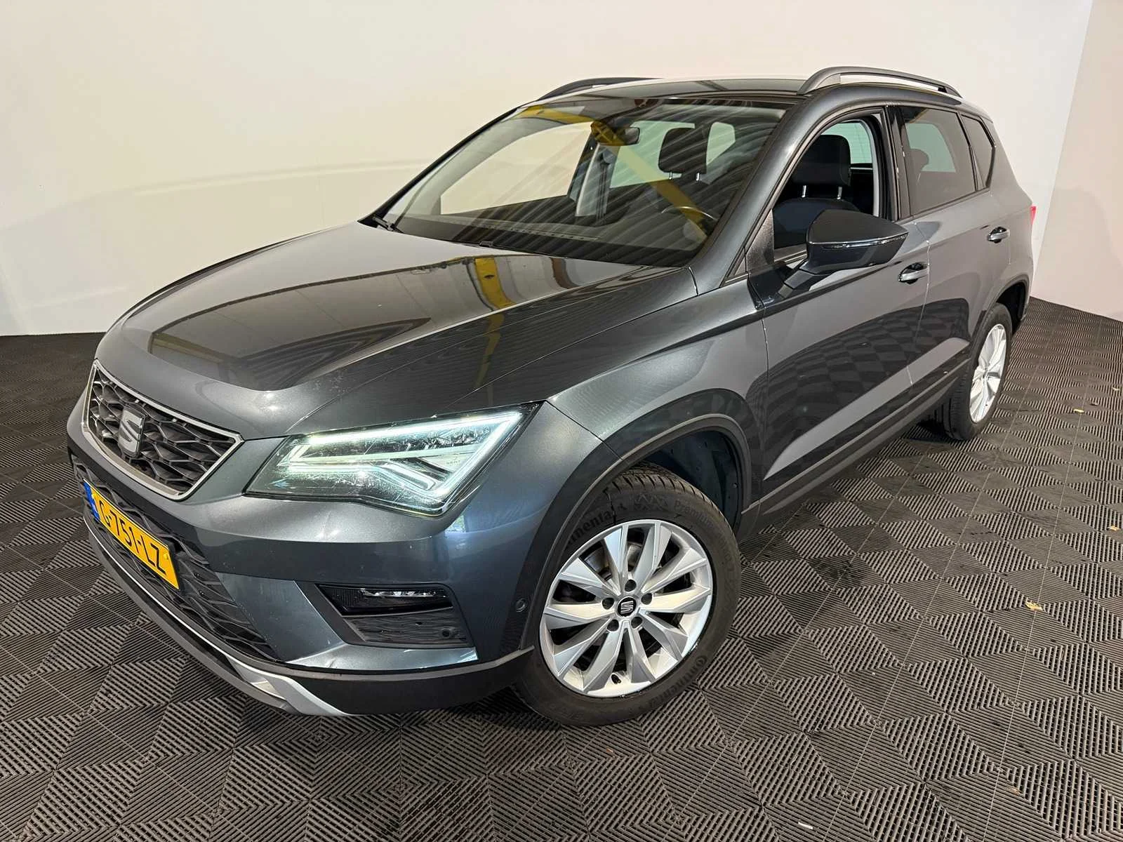 Dealeroccasions - personen- en bedrijfswagens in wekerom