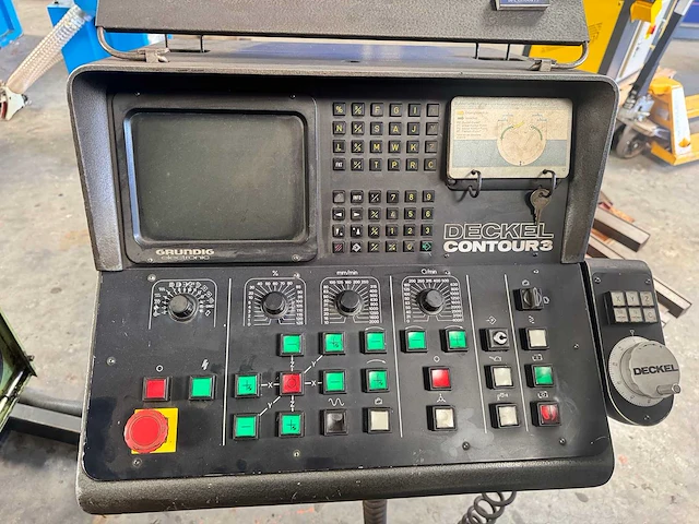 Deckel - 1988 - fp4a - cnc freesmachine - afbeelding 2 van  9