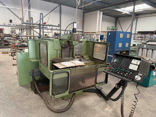 Deckel - 1988 - fp4a - cnc freesmachine - afbeelding 1 van  9
