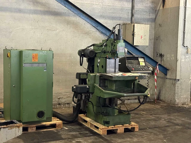 Deckel fp3nc cnc freesmachine - afbeelding 8 van  8