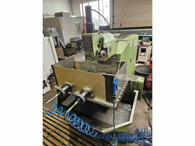 Deckel fp4a cnc bewerkingscentrum - afbeelding 1 van  11