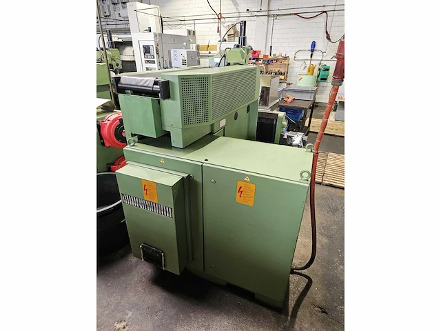 Deckel fp4a cnc bewerkingscentrum - afbeelding 8 van  11