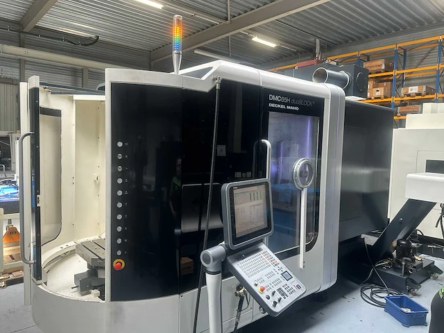 Deckel maho - dmc65 h duoblock - horizontal cnc machining center - 2009 - afbeelding 3 van  12