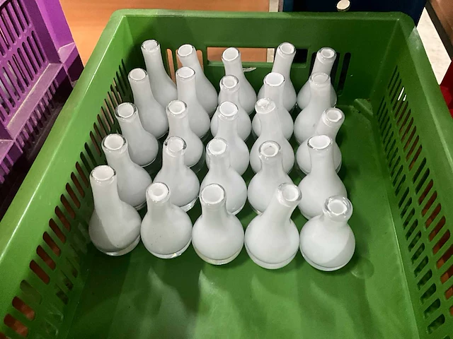Decoratie bloemvaasjes (28x) - afbeelding 3 van  6