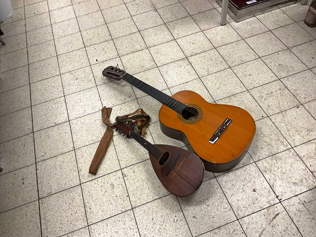 Decoratie gitaar (2x) - afbeelding 1 van  7