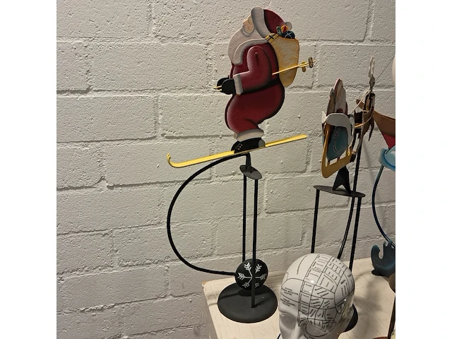 Decoratie op/inclusief mobiele magazijntafel authentic models - afbeelding 4 van  14
