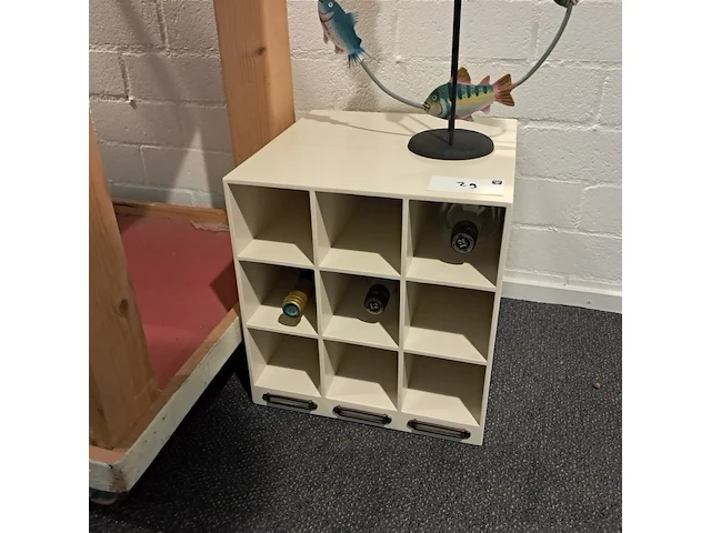 Decoratie op/inclusief mobiele magazijntafel authentic models - afbeelding 6 van  14