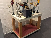 Decoratie op/inclusief mobiele magazijntafel authentic models - afbeelding 1 van  14