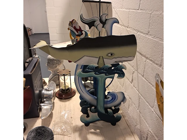 Decoratie op/inclusief mobiele magazijntafel authentic models - afbeelding 13 van  14