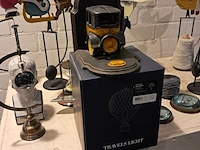 Decoratie op/inclusief mobiele magazijntafel authentic models - afbeelding 14 van  14