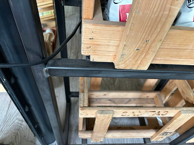 Decoratie rek met 6 kratjes - afbeelding 2 van  4