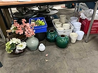 Decoratie vazen met kunstbloemen - afbeelding 1 van  9