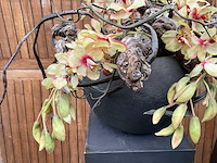 Decoratiebloempot op loden zuil (2x) - afbeelding 6 van  6