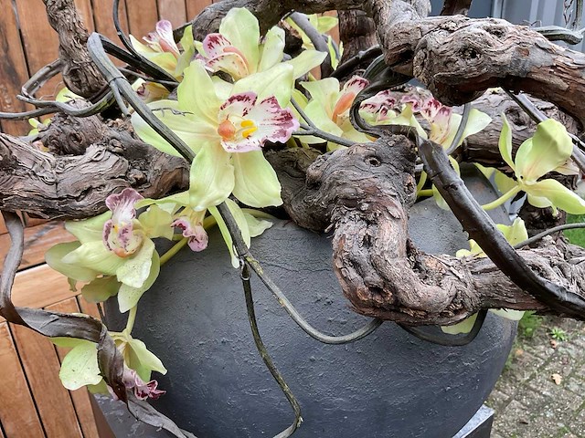 Decoratiebloempot op loden zuil (2x) - afbeelding 4 van  6