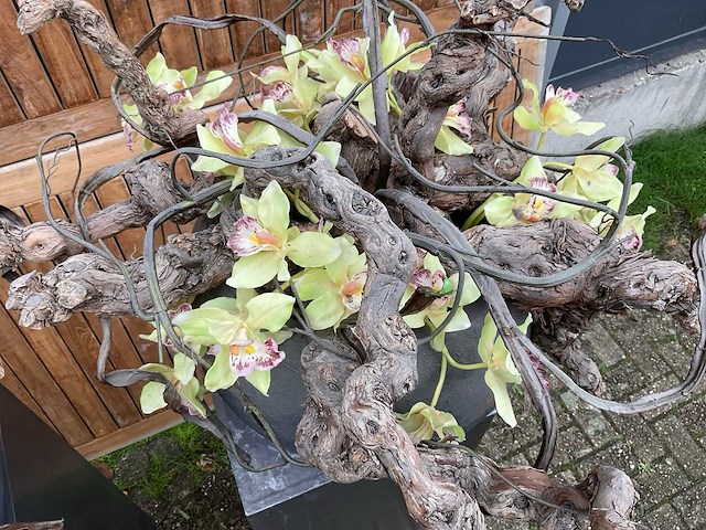 Decoratiebloempot op loden zuil (2x) - afbeelding 5 van  6