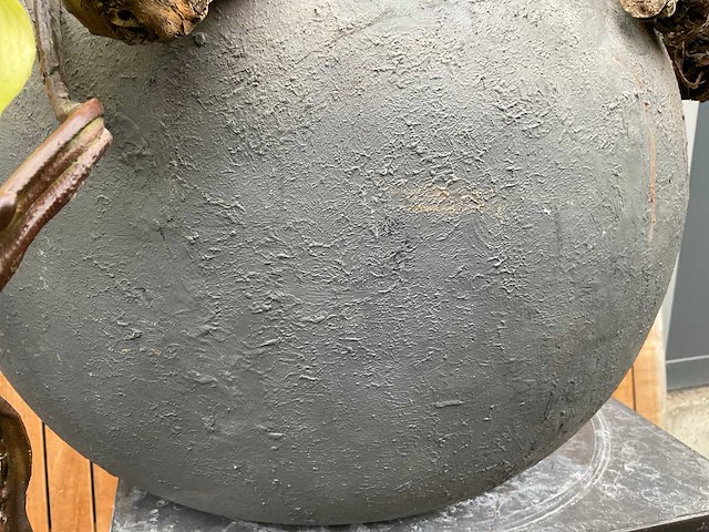 Decoratiebloempot op loden zuil (2x) - afbeelding 3 van  6