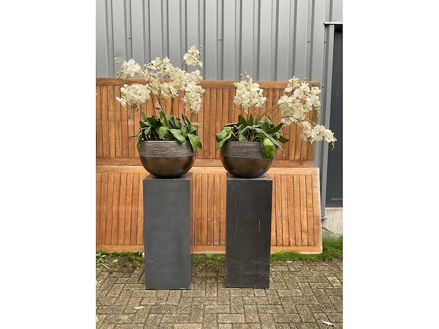 Decoratiebloempot op loden zuil (2x) - afbeelding 2 van  5