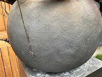 Decoratiebloempot op loden zuil (2x) - afbeelding 3 van  7