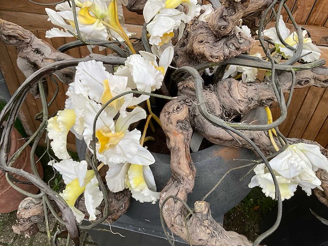 Decoratiebloempot op loden zuil (2x) - afbeelding 5 van  6