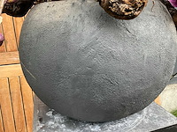 Decoratiebloempot op loden zuil (2x) - afbeelding 3 van  8