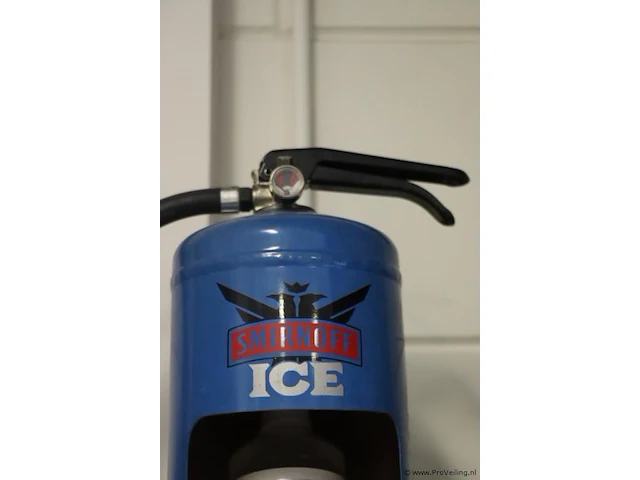 Decoratieve brandblusser "smirnoff ice" - afbeelding 4 van  4
