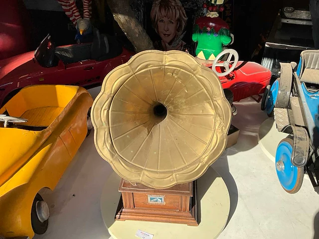 Decoratieve his masters voice grammofoon - afbeelding 2 van  5