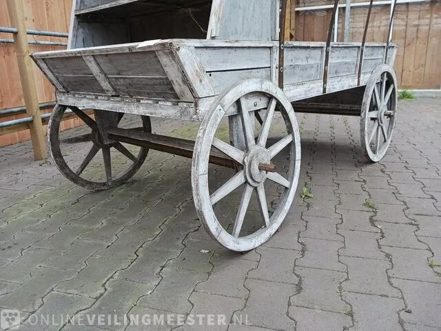Decoratieve houten koets - afbeelding 8 van  10
