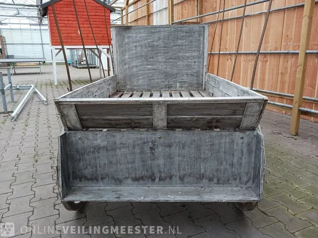 Decoratieve houten koets - afbeelding 9 van  10