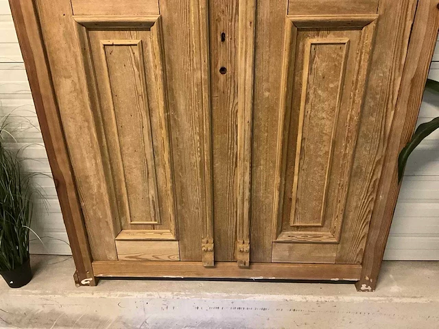 Decoratieve houten scheidingswand "deur" - afbeelding 7 van  10