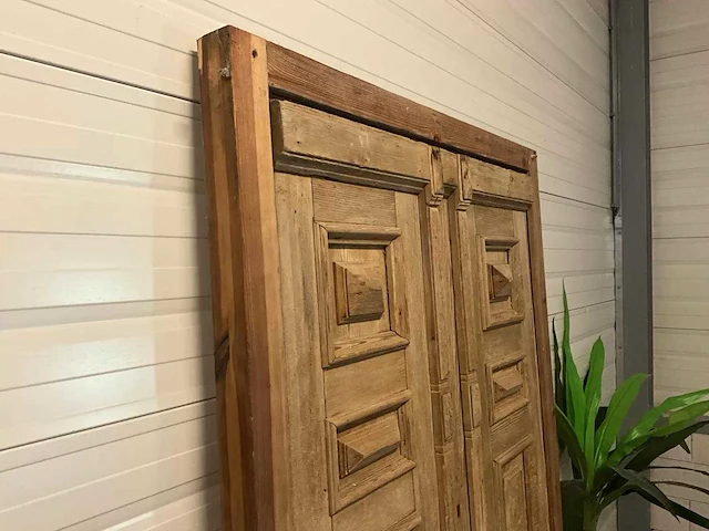Decoratieve houten scheidingswand "deur" - afbeelding 9 van  10