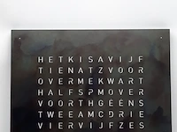 Decoratieve klok, qlocktwo, raw iron #7005 - afbeelding 2 van  8