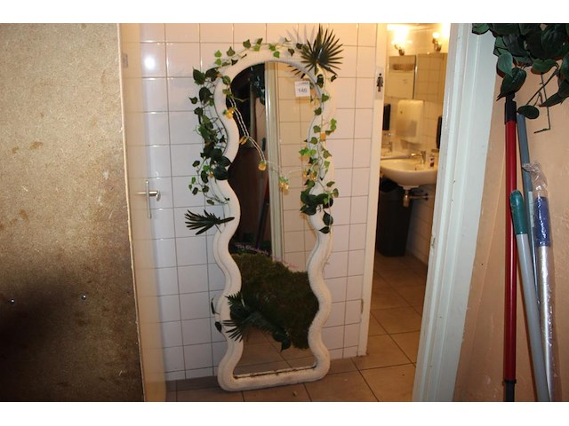 Decoratieve spiegel. afmeting 60 x 170 cm. - afbeelding 1 van  3
