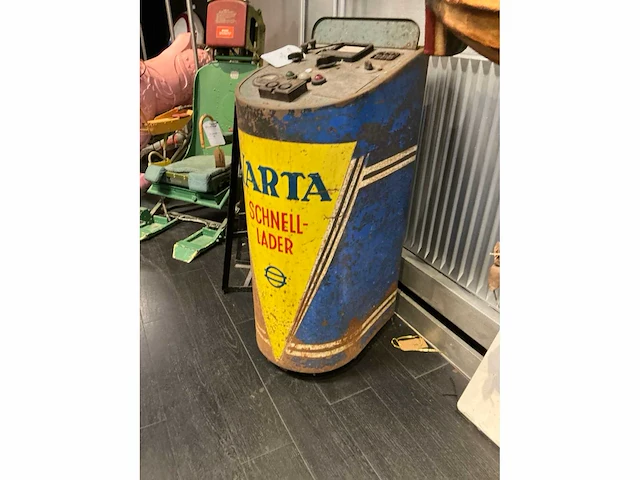 Decoratieve varta acculader - afbeelding 4 van  7