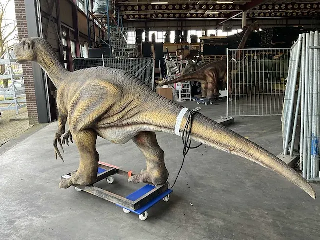 Decorfiguur “therizinosaurus” - afbeelding 10 van  15