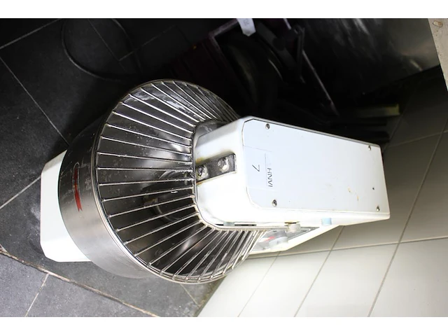 Deegmenger / spiraalkneder ggm gastro ifme 22 met mengkomdiameter 40 cm. - afbeelding 2 van  3