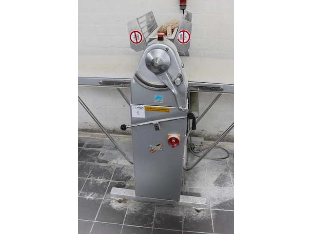 Deeguitrolmachine sinmag europ sm-520f. afmeting 220 x 90 x 130 cm. bouwjaar 2016. - afbeelding 3 van  4