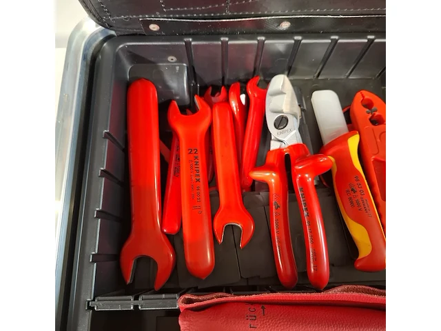 Deels gevulde gereedschapskoffer, parrat - afbeelding 3 van  8