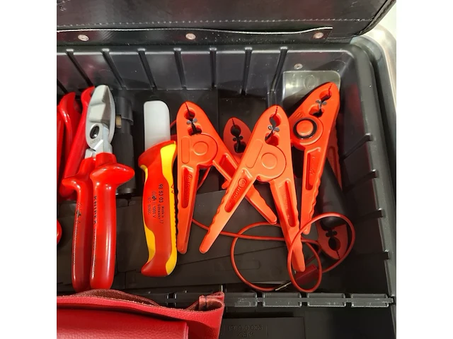 Deels gevulde gereedschapskoffer, parrat - afbeelding 4 van  8